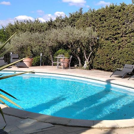 Location Gite En Provence Бокер Екстериор снимка