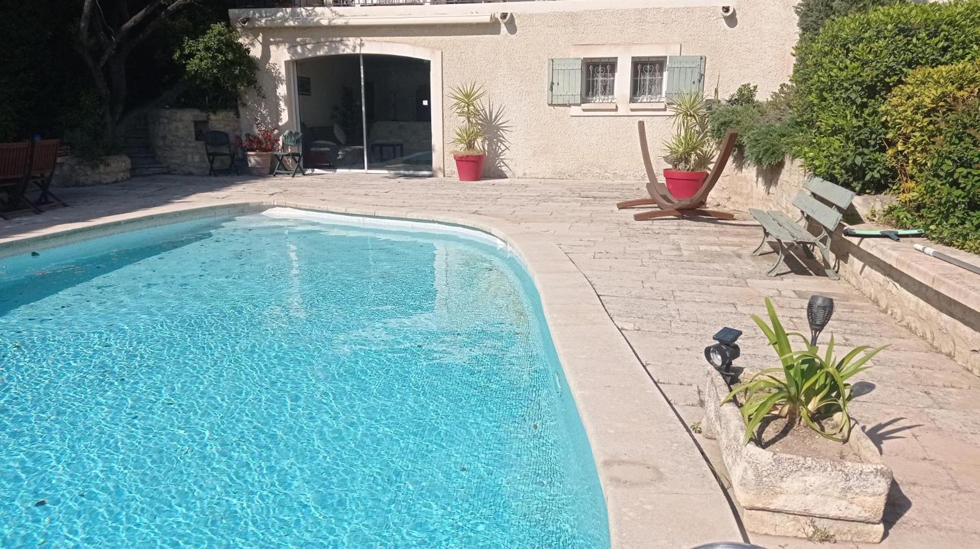 Location Gite En Provence Бокер Екстериор снимка