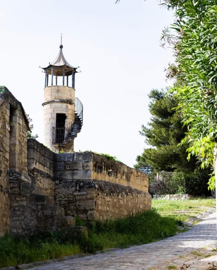 Location Gite En Provence Бокер Екстериор снимка