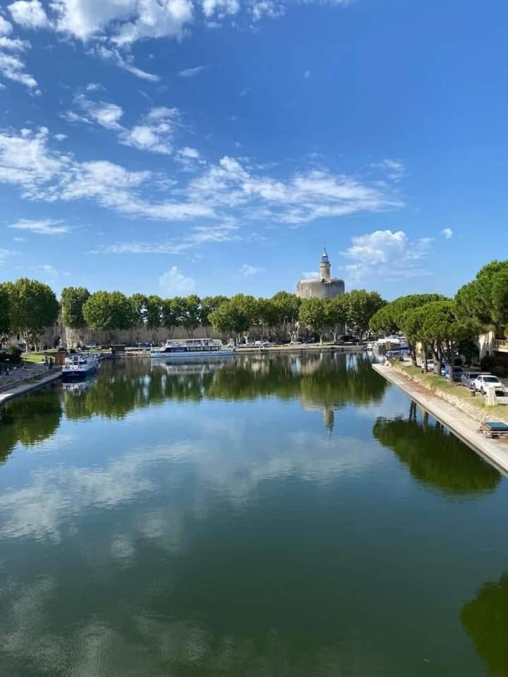 Location Gite En Provence Бокер Екстериор снимка