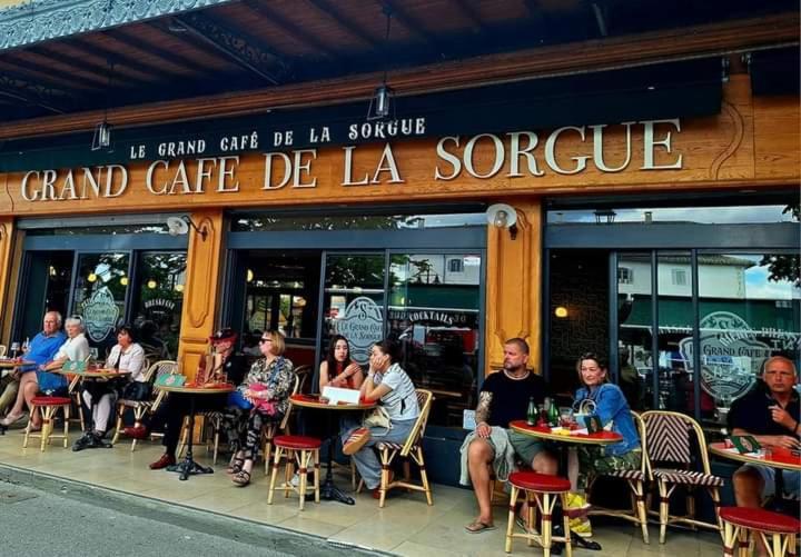 Location Gite En Provence Бокер Екстериор снимка