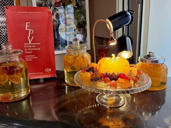 Location Gite En Provence Бокер Екстериор снимка