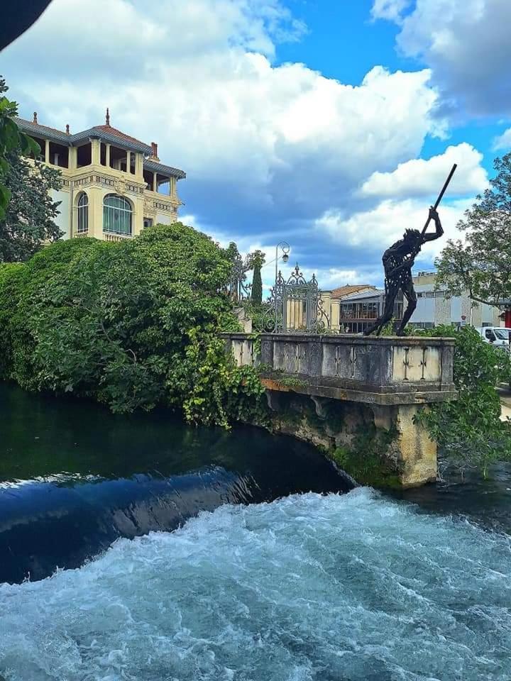 Location Gite En Provence Бокер Екстериор снимка