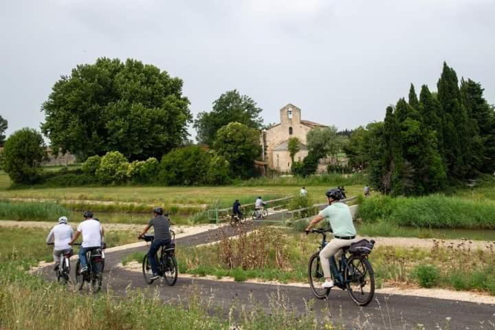 Location Gite En Provence Бокер Екстериор снимка
