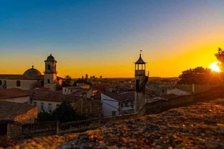 Location Gite En Provence Бокер Екстериор снимка