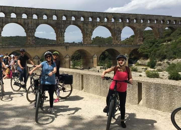Location Gite En Provence Бокер Екстериор снимка
