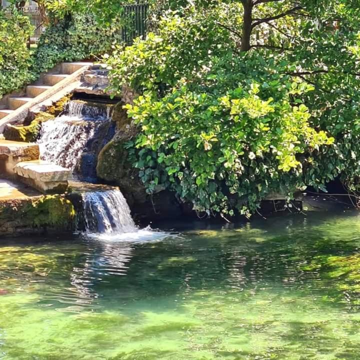 Location Gite En Provence Бокер Екстериор снимка