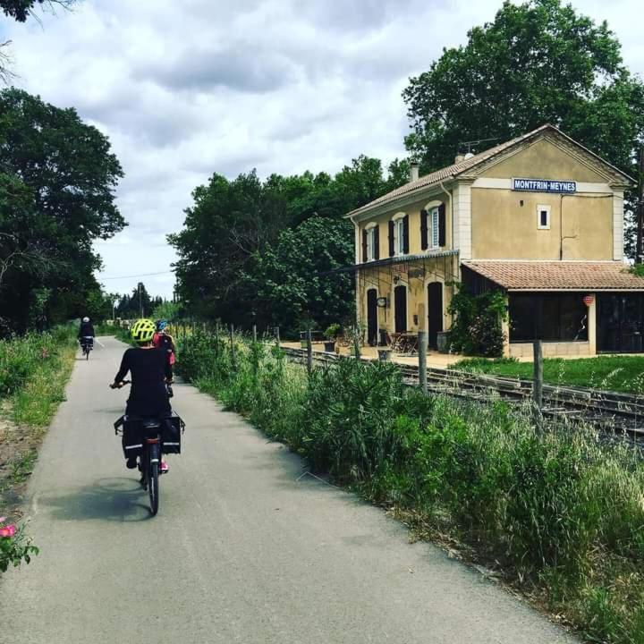 Location Gite En Provence Бокер Екстериор снимка