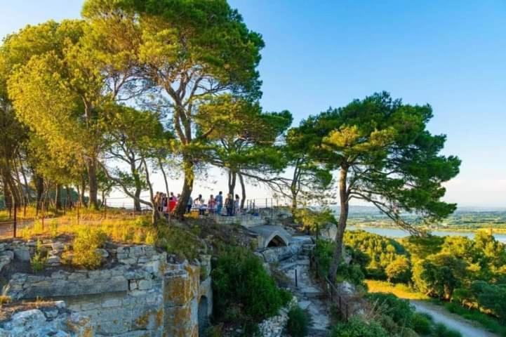 Location Gite En Provence Бокер Екстериор снимка