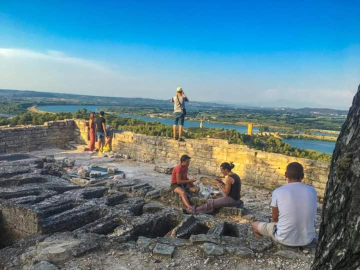 Location Gite En Provence Бокер Екстериор снимка